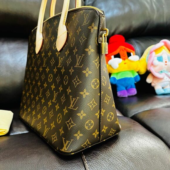 Louis Vuitton Lockit MM - Picture 16 of 16